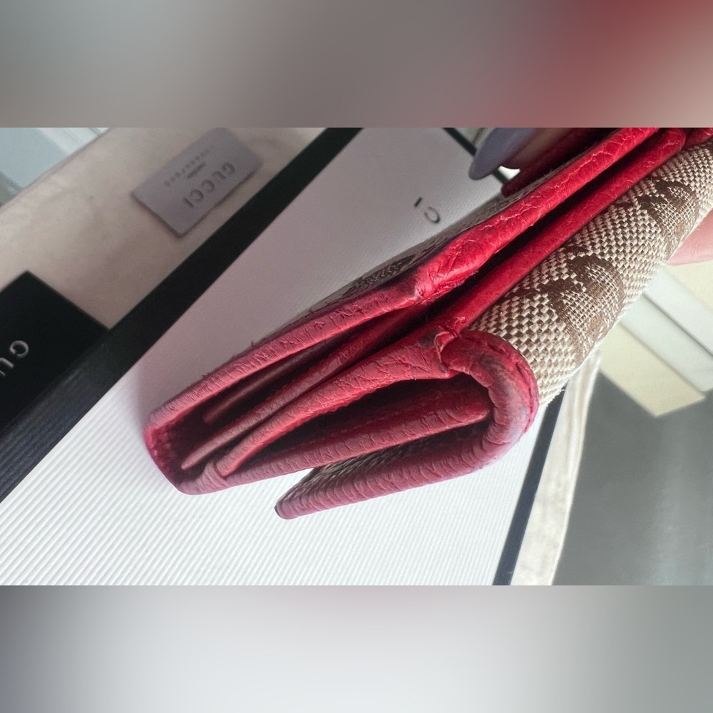 GUCCI GG SUPREME Red Pebbled Leather Brown Logo Canvas Card Billfold Long Wallet - Picture 8 of 12